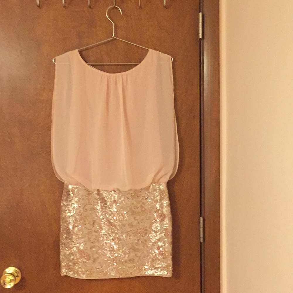 Aidan Mattox  dress size 2 super cute for holidays